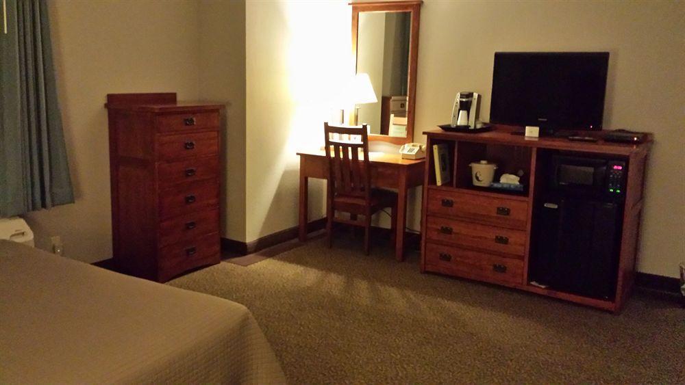 Pleasant Night Inn- Carthage Ny מראה חיצוני תמונה